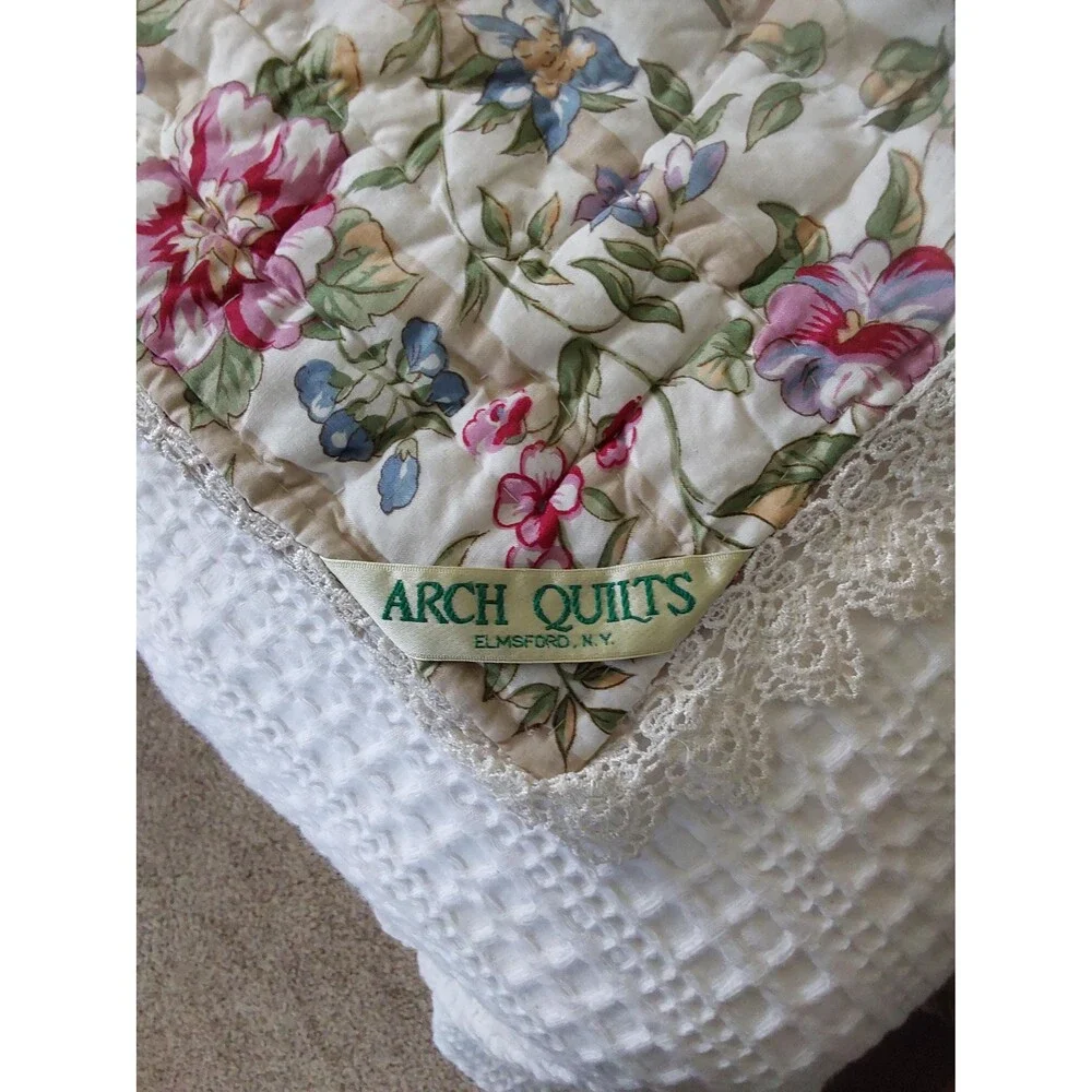 Vintage Quilt with Shams Arch Co. Elmsford, New York